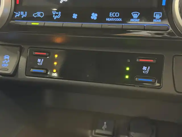 トヨタ ＲＡＶ４ G Zパッケージ 三重県 2022(令4)年 1.8万km アティチュードブラックマイカ ガソリン/4WD/MTモード付フロアCVT/純正 9インチディスプレイオーディオ＆ナビ/（AM/FM/USB/iPod/Bluetooth/TV/Miracast/CarPlay/AndroidAuto）/パノラミックビューモニター/ビルトインETC/Toyota Safety Sense/・プリクラッシュセーフティ/・レーントレーシングアシスト/・レーダークルコン（全車速追従機能付）/・オートハイビーム/・ブラインドスポットモニター/・リヤクロストラフィックアラート/・インテリジェントクリアランスソナー［パーキングサポートブレーキ（静止物＆後方接近車両）］/・ロードサインアシスト/・先行車発進告知機能/・ダウンヒルアシストコントロール/装備/・黒合皮シート/・ハンズフリーパワーバックドア/・デジタルインナーミラー/・シートヒーター＆ベンチレーション（D/N）/・ステアリングヒーター/・運転席パワーシート（メモリー付8way＋電動ランバーサポート）/・左右独立オートエアコン/・オートライト/・LED ヘッドライト＆フロントフォグライト/・マルチテレインセレクター（走行モード選択ダイヤル）/・ステアリングスイッチ/・電子パーキングブレーキ/・保/取/マルチ取/ナビ取/など