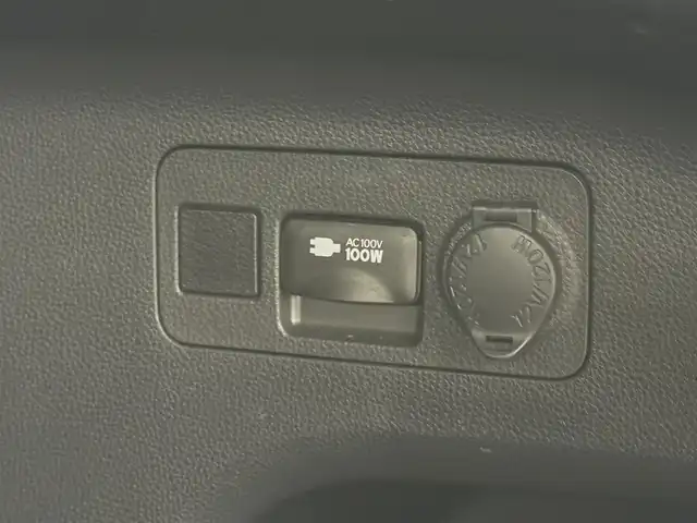 トヨタ ＲＡＶ４ G Zパッケージ 三重県 2022(令4)年 1.8万km アティチュードブラックマイカ ガソリン/4WD/MTモード付フロアCVT/純正 9インチディスプレイオーディオ＆ナビ/（AM/FM/USB/iPod/Bluetooth/TV/Miracast/CarPlay/AndroidAuto）/パノラミックビューモニター/ビルトインETC/Toyota Safety Sense/・プリクラッシュセーフティ/・レーントレーシングアシスト/・レーダークルコン（全車速追従機能付）/・オートハイビーム/・ブラインドスポットモニター/・リヤクロストラフィックアラート/・インテリジェントクリアランスソナー［パーキングサポートブレーキ（静止物＆後方接近車両）］/・ロードサインアシスト/・先行車発進告知機能/・ダウンヒルアシストコントロール/装備/・黒合皮シート/・ハンズフリーパワーバックドア/・デジタルインナーミラー/・シートヒーター＆ベンチレーション（D/N）/・ステアリングヒーター/・運転席パワーシート（メモリー付8way＋電動ランバーサポート）/・左右独立オートエアコン/・オートライト/・LED ヘッドライト＆フロントフォグライト/・マルチテレインセレクター（走行モード選択ダイヤル）/・ステアリングスイッチ/・電子パーキングブレーキ/・保/取/マルチ取/ナビ取/など