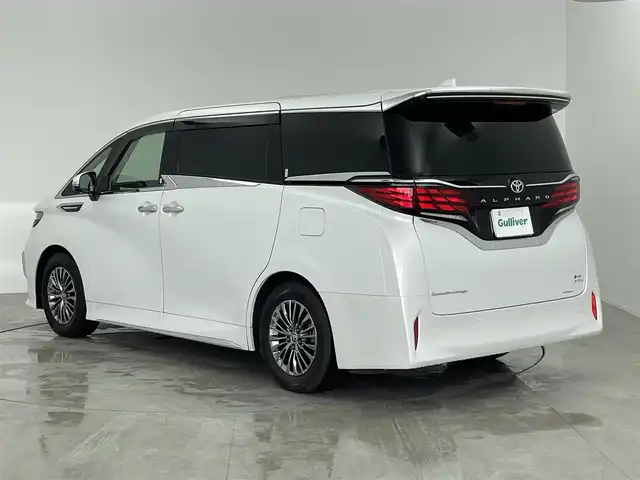 トヨタ アルファードハイブリット エグゼクティブ ラウンジ 愛知県 2023(令5)年 2.8万km プラチナホワイトパールマイカ チームトヨタ/モデリスタ　クールシャインキット/（フードガーニッシュ、サイドドアガーニッシュ、フェンダーガーニッシュ、ミラーガーニッシュ、リアクォーターガーニッシュ、バックドアガーニッシュ）/ユニバーサルステップ/ヘッドアップディスプレイ/JBLプレミアムサウンド/後部モニター/ベージュ革シート/ガラスフール/純正オーディオナビ/両側パワースライドドア/４DW/全方位カメラ/パワーシート/シートヒーター/シートクーラー/AFS/ステアリングヒーター/純正17インチAW/ブラインドスポットモニター/フルセグTV/USB端子入力/ETC2.0/オートライト/オートマチックハイビーム/純正LEDライト