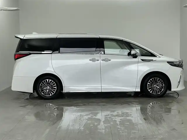 トヨタ アルファードハイブリット エグゼクティブ ラウンジ 愛知県 2023(令5)年 2.8万km プラチナホワイトパールマイカ チームトヨタ/モデリスタ　クールシャインキット/（フードガーニッシュ、サイドドアガーニッシュ、フェンダーガーニッシュ、ミラーガーニッシュ、リアクォーターガーニッシュ、バックドアガーニッシュ）/ユニバーサルステップ/ヘッドアップディスプレイ/JBLプレミアムサウンド/後部モニター/ベージュ革シート/ガラスフール/純正オーディオナビ/両側パワースライドドア/４DW/全方位カメラ/パワーシート/シートヒーター/シートクーラー/AFS/ステアリングヒーター/純正17インチAW/ブラインドスポットモニター/フルセグTV/USB端子入力/ETC2.0/オートライト/オートマチックハイビーム/純正LEDライト