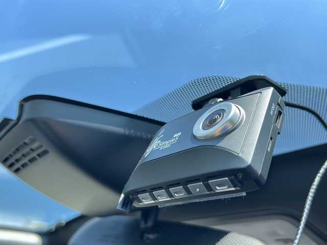 トヨタ ヴォクシー ZS 煌Ⅲ 岐阜県 2021(令3)年 2.7万km ホワイトパールクリスタルシャイン 登録時走行距離 27085km/純正９型ナビ　/フルセグＴＶ　/12.1インチフリップダウンモニター　(V12T-R68C)/バックカメラ　/前後ドライブレコーダー/純正１６インチアルミホイール　/両側パワースライドドア/ビルトインＥＴＣ　/クルーズコントロール　/ＬＥＤヘッドライト　/フォグランプ/オートマチックハイビーム　/オートライト/ハーフレザーシート/純正フロアマット/前後コーナーセンサー/衝突軽減システム/盗難防止装置/横滑り防止装置/レーンキープアシスト/アイドリングストップ