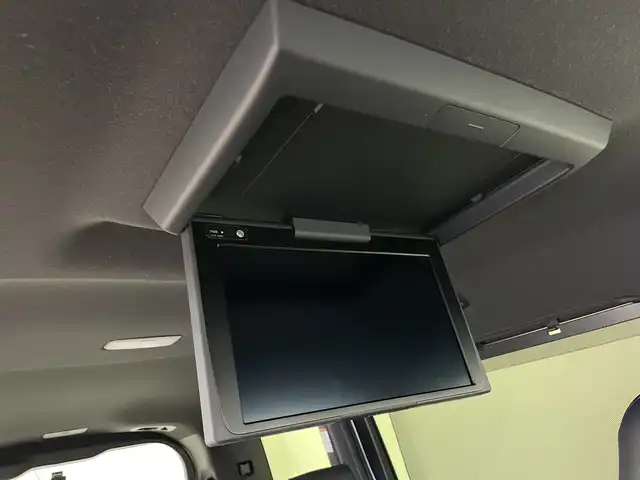 トヨタ ヴォクシー ZS 煌Ⅲ 鹿児島県 2021(令3)年 2.7万km ホワイトパールクリスタルシャイン 登録時走行距離 27085km/純正９型ナビ　/フルセグＴＶ　/12.1インチフリップダウンモニター　(V12T-R68C)/バックカメラ　/前後ドライブレコーダー/純正１６インチアルミホイール　/両側パワースライドドア/ビルトインＥＴＣ　/クルーズコントロール　/ＬＥＤヘッドライト　/フォグランプ/オートマチックハイビーム　/オートライト/ハーフレザーシート/純正フロアマット/前後コーナーセンサー/衝突軽減システム/盗難防止装置/横滑り防止装置/レーンキープアシスト/アイドリングストップ