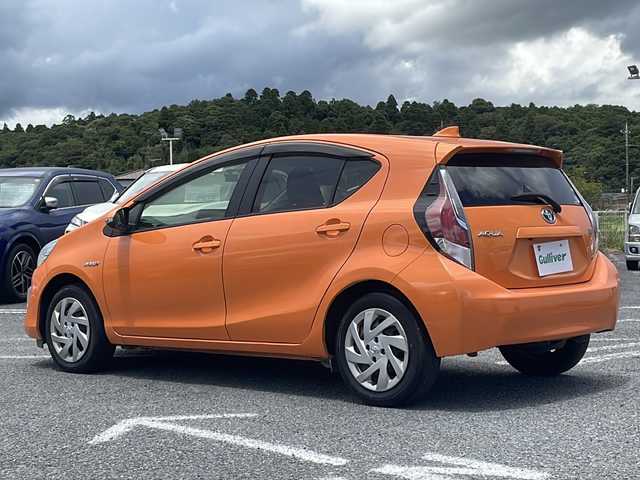 トヨタ アクア S 千葉県 2015(平27)年 4.3万km オレンジパールクリスタルシャイン ナビNSZN-W64T バックカメラ ドラレコ ETC DVD  BT スマートキー プッシュスタート ステアスイッチ 横滑り防止 フロアマット ドアバイザー ナビレディパッケージ スマートエントリー