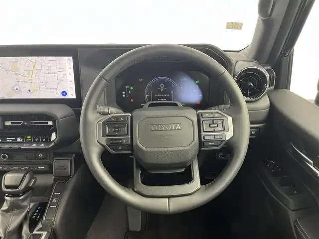 トヨタ ランドクルーザー ２５０ VX 愛知県 2024(令6)年 0.6万km ブラック ４WD/トヨタチームメイト/トヨタセーフティーセンス/・衝突軽減/・ロードサイン　/・クリアランスソナー/・ブラインドスポットモニター/・レーンディパラーチャー/・後方接近警告装置/サンルーフ/純正ディスプレイオーディオナビ/・フルセグ/・Bluetooth/・Applecarplay/パワーバックドア/パワーシート/全方位カメラ/エアシート/シートヒーター/3列シート/7人乗り/ステアリングヒーター/革巻きステアリング/ステアリングリモコン/デジタルインナーミラー/ETC2.0/トノカバー/リアAAC/HDMI/typeC/USB/LEDヘッドライト