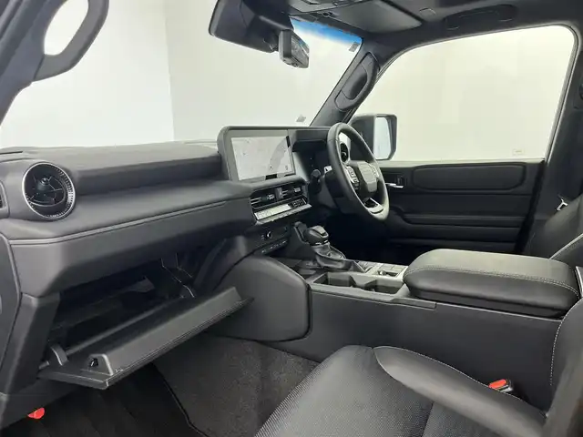 トヨタ ランドクルーザー ２５０ VX 愛知県 2024(令6)年 0.6万km ブラック ４WD/トヨタチームメイト/トヨタセーフティーセンス/・衝突軽減/・ロードサイン　/・クリアランスソナー/・ブラインドスポットモニター/・レーンディパラーチャー/・後方接近警告装置/サンルーフ/純正ディスプレイオーディオナビ/・フルセグ/・Bluetooth/・Applecarplay/パワーバックドア/パワーシート/全方位カメラ/エアシート/シートヒーター/3列シート/7人乗り/ステアリングヒーター/革巻きステアリング/ステアリングリモコン/デジタルインナーミラー/ETC2.0/トノカバー/リアAAC/HDMI/typeC/USB/LEDヘッドライト