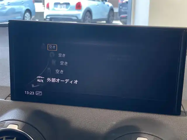 アウディ Ｑ２ 30TFSIスポーツ 熊本県 2021(令3)年 3.1万km ミトスブラックメタリック ・前席シートヒーター/・パワーバックドア/・オートホールド/・アダプティブクルーズコントロール/・純正メモリナビ/Bluetooth/USB/AUX/フルセグテレビ/・バックカメラ/・パーキングアシスト/・前後ドライブレコーダー/・ETC2.0/・プッシュスタート/・アイドリングストップ/・オートライト/・LEDライト