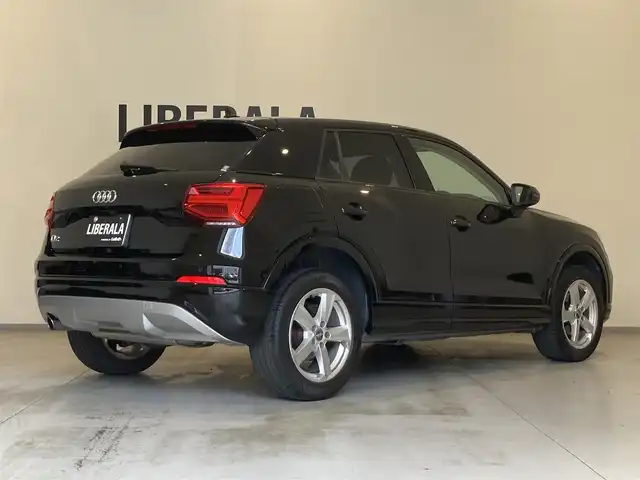 アウディ Ｑ２ 30TFSIスポーツ 熊本県 2021(令3)年 3.1万km ミトスブラックメタリック ・前席シートヒーター/・パワーバックドア/・オートホールド/・アダプティブクルーズコントロール/・純正メモリナビ/Bluetooth/USB/AUX/フルセグテレビ/・バックカメラ/・パーキングアシスト/・前後ドライブレコーダー/・ETC2.0/・プッシュスタート/・アイドリングストップ/・オートライト/・LEDライト