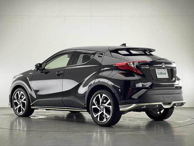 トヨタ Ｃ－ＨＲ G 宮崎県 2017(平29)年 2.8万km ブラックマイカ 禁煙車/トヨタセーフティセンス/純正9型ナビTV/（NSZT-Y66T/CD/DVD/Bluetooth/フルセグTV)/純正バックカメラ/純正ビルトイン2.0ETC/純正エアロ/純正フォグ/純正18インチアルミ/純正フロアマット/プリクラッシュセーフティ/アダプティブクルーズコントロール/レーンディパーチャーアラート/オートマチックハイビーム/クリアランスソナー/ブラインドスポットモニター/電子パーキング/オートホールド/デュアルオートエアコン（ナノイー）/ハーフレザーシート/前席シートヒーター/スマートキー/プッシュエンジンスタート/新車時保証書/取扱い説明書