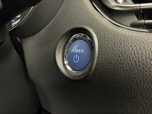 トヨタ Ｃ－ＨＲ G 宮崎県 2017(平29)年 2.8万km ブラックマイカ 禁煙車/トヨタセーフティセンス/純正9型ナビTV/（NSZT-Y66T/CD/DVD/Bluetooth/フルセグTV)/純正バックカメラ/純正ビルトイン2.0ETC/純正エアロ/純正フォグ/純正18インチアルミ/純正フロアマット/プリクラッシュセーフティ/アダプティブクルーズコントロール/レーンディパーチャーアラート/オートマチックハイビーム/クリアランスソナー/ブラインドスポットモニター/電子パーキング/オートホールド/デュアルオートエアコン（ナノイー）/ハーフレザーシート/前席シートヒーター/スマートキー/プッシュエンジンスタート/新車時保証書/取扱い説明書