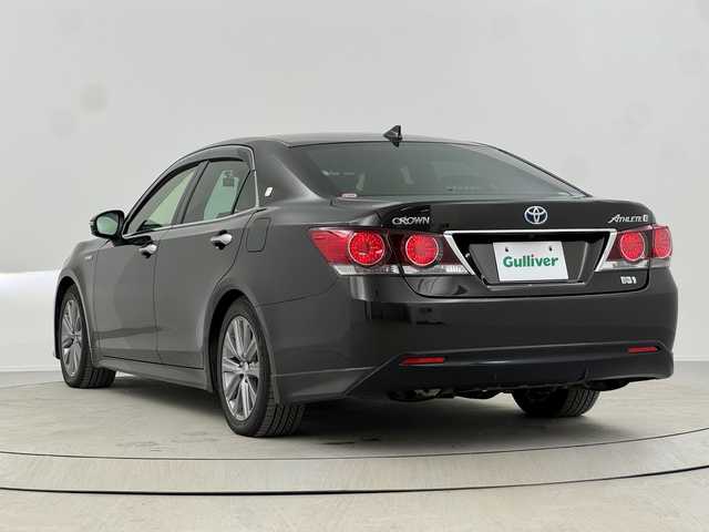 トヨタ クラウン ハイブリッド アスリートG 熊本県 2016(平28)年 6.3万km ダークブラウンM 純正SDナビ/・フルセグTV/CD/DVD/SD/BT/・バックカメラ/トヨタセーフティセンス/・プリクラッシュセーフティ/・レーンディパーチャアラート/・オートマチックハイビーム/レーダークルーズコントロール/前方ドライブレコーダー/ビルトインETC/革シート/・D/Nパワーシート/・D/Nシートヒーター/・D/Nシートクーラー/・D席メモリシート/オートライト/LEDヘッドライト/フォグランプ/純正フロアマット