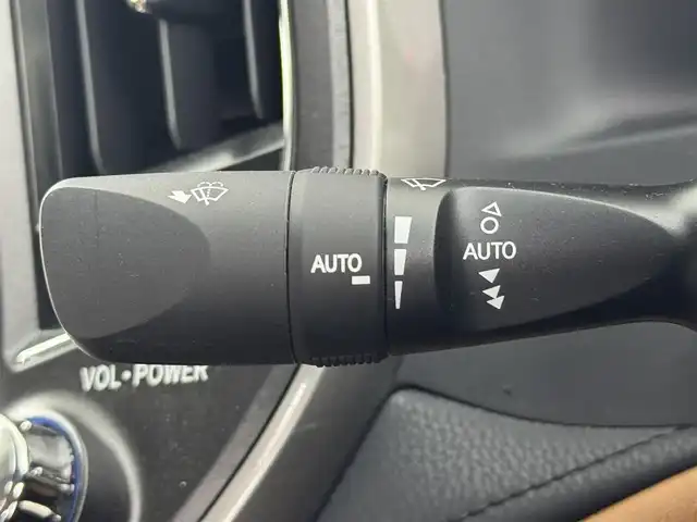 トヨタ クラウン ハイブリッド アスリートG 熊本県 2016(平28)年 6.3万km ダークブラウンM 純正SDナビ/・フルセグTV/CD/DVD/SD/BT/・バックカメラ/トヨタセーフティセンス/・プリクラッシュセーフティ/・レーンディパーチャアラート/・オートマチックハイビーム/レーダークルーズコントロール/前方ドライブレコーダー/ビルトインETC/革シート/・D/Nパワーシート/・D/Nシートヒーター/・D/Nシートクーラー/・D席メモリシート/オートライト/LEDヘッドライト/フォグランプ/純正フロアマット