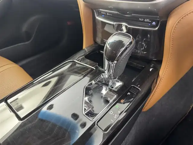 トヨタ クラウン ハイブリッド アスリートG 熊本県 2016(平28)年 6.3万km ダークブラウンM 純正SDナビ/・フルセグTV/CD/DVD/SD/BT/・バックカメラ/トヨタセーフティセンス/・プリクラッシュセーフティ/・レーンディパーチャアラート/・オートマチックハイビーム/レーダークルーズコントロール/前方ドライブレコーダー/ビルトインETC/革シート/・D/Nパワーシート/・D/Nシートヒーター/・D/Nシートクーラー/・D席メモリシート/オートライト/LEDヘッドライト/フォグランプ/純正フロアマット