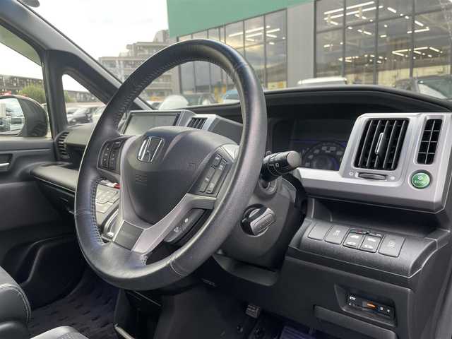 ホンダ ステップワゴン スパーダ Z クールスピリット 大阪府 2013(平25)年 12.4万km プレミアムスパークルブラックパール ”(株)IDOMが運営する【じしゃロン堺店】の自社ローン専用車両になります。/こちらは現金またはオートローンご利用時の価格です。自社ローンご希望の方は別途その旨お申付け下さい”