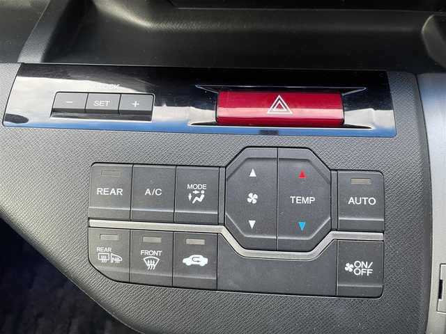 ホンダ ステップワゴン スパーダ Z クールスピリット 大阪府 2013(平25)年 12.4万km プレミアムスパークルブラックパール ”(株)IDOMが運営する【じしゃロン堺店】の自社ローン専用車両になります。/こちらは現金またはオートローンご利用時の価格です。自社ローンご希望の方は別途その旨お申付け下さい”