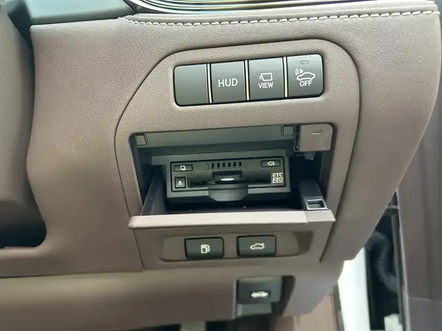 レクサス ＬＳ 500h Iパッケージ 新潟県 2018(平30)年 0.1万km ソニッククォーツ ワンオーナー/メーカーナビ/ETC/クルーズコントロール/プッシュスタート/フルセグテレビ/バックカメラ/アイドリングストップ/ウィンカーミラー/パワーバックドア/パワーシート/シートヒーター/エアシート/衝突軽減/クリアランスソナー/ヘッドアップディスプレイ/プリクラッシュ