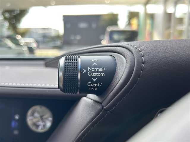 レクサス ＬＳ 500h Iパッケージ 新潟県 2018(平30)年 0.1万km ソニッククォーツ ワンオーナー/メーカーナビ/ETC/クルーズコントロール/プッシュスタート/フルセグテレビ/バックカメラ/アイドリングストップ/ウィンカーミラー/パワーバックドア/パワーシート/シートヒーター/エアシート/衝突軽減/クリアランスソナー/ヘッドアップディスプレイ/プリクラッシュ