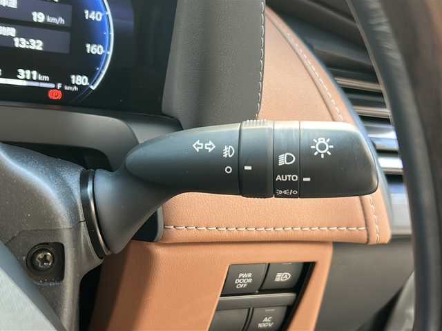 トヨタ ヴェルファイア ハイブリット Z プレミア 広島県 2024(令6)年 1.7万km プラチナホワイトパールマイカ 左右独立ムーンルーフ/トヨタチームメイト/・アドバンストパーク/・パーキングサポートブレーキ（周辺静止物）/・アドバンストドライブ/・緊急時操舵支援/・フロントクロストラフィックアラート/・レーンチェンジアシスト/・ドライバーモニターカメラ/セーフティセンス/・プリクラッシュセーフティ/・レーントレーシングアシスト/・全車速追従機能付レーダークルーズコントロール/・アダプティブハイビームシステム/・ロードサインアシスト/・ドライバー異常時対応システム/・プロアクティブドライビングアシスト/・発進遅れ告知機能/BSM/パーキングサポートブレーキ/デジタルインナーミラー/ドラレコ/純正14インチディスプレイオーディオナビ/・地デジTV/・ETC2.0/パノラミックビューモニター/HUD/両側パワースライドドア/パワーバックドア/サンセットブラウンプレミアムナッパ革シート/シートヒーター/ベンチレーション/パワーシート/メモリーシート/ステアリングヒーター/ステアリングスイッチ/おくだけ充電/フロアマット/ドアバイザー/スマートキー/スペアキー