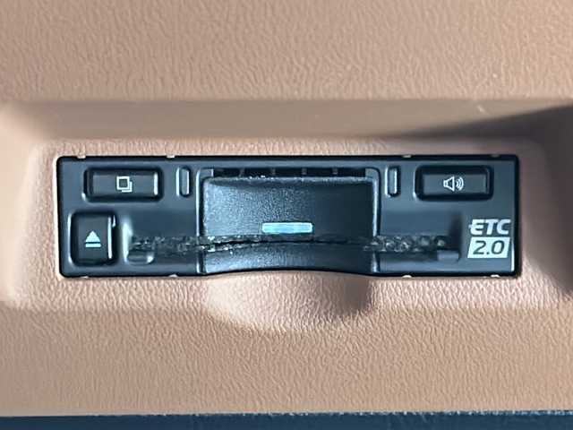 トヨタ ヴェルファイア ハイブリット Z プレミア 広島県 2024(令6)年 1.7万km プラチナホワイトパールマイカ 左右独立ムーンルーフ/トヨタチームメイト/・アドバンストパーク/・パーキングサポートブレーキ（周辺静止物）/・アドバンストドライブ/・緊急時操舵支援/・フロントクロストラフィックアラート/・レーンチェンジアシスト/・ドライバーモニターカメラ/セーフティセンス/・プリクラッシュセーフティ/・レーントレーシングアシスト/・全車速追従機能付レーダークルーズコントロール/・アダプティブハイビームシステム/・ロードサインアシスト/・ドライバー異常時対応システム/・プロアクティブドライビングアシスト/・発進遅れ告知機能/BSM/パーキングサポートブレーキ/デジタルインナーミラー/ドラレコ/純正14インチディスプレイオーディオナビ/・地デジTV/・ETC2.0/パノラミックビューモニター/HUD/両側パワースライドドア/パワーバックドア/サンセットブラウンプレミアムナッパ革シート/シートヒーター/ベンチレーション/パワーシート/メモリーシート/ステアリングヒーター/ステアリングスイッチ/おくだけ充電/フロアマット/ドアバイザー/スマートキー/スペアキー