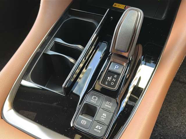 トヨタ ヴェルファイア ハイブリット Z プレミア 広島県 2024(令6)年 1.7万km プラチナホワイトパールマイカ 左右独立ムーンルーフ/トヨタチームメイト/・アドバンストパーク/・パーキングサポートブレーキ（周辺静止物）/・アドバンストドライブ/・緊急時操舵支援/・フロントクロストラフィックアラート/・レーンチェンジアシスト/・ドライバーモニターカメラ/セーフティセンス/・プリクラッシュセーフティ/・レーントレーシングアシスト/・全車速追従機能付レーダークルーズコントロール/・アダプティブハイビームシステム/・ロードサインアシスト/・ドライバー異常時対応システム/・プロアクティブドライビングアシスト/・発進遅れ告知機能/BSM/パーキングサポートブレーキ/デジタルインナーミラー/ドラレコ/純正14インチディスプレイオーディオナビ/・地デジTV/・ETC2.0/パノラミックビューモニター/HUD/両側パワースライドドア/パワーバックドア/サンセットブラウンプレミアムナッパ革シート/シートヒーター/ベンチレーション/パワーシート/メモリーシート/ステアリングヒーター/ステアリングスイッチ/おくだけ充電/フロアマット/ドアバイザー/スマートキー/スペアキー