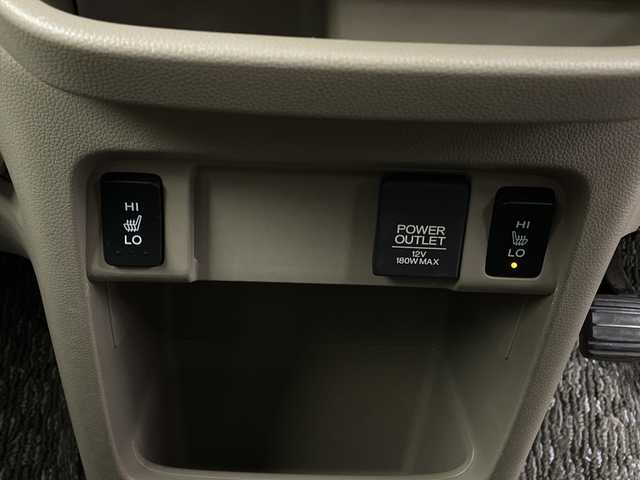 ホンダ Ｎ ＷＧＮ C 新潟県 2017(平29)年 4.2万km ルナシルバーM 4WD/純正オーディオ/　　CD/AUX/FM/AM/シートヒーター/ミラーヒーター/ウィンカーミラー/電格ミラー/ヘッドライトレベライザー/横滑り防止装置