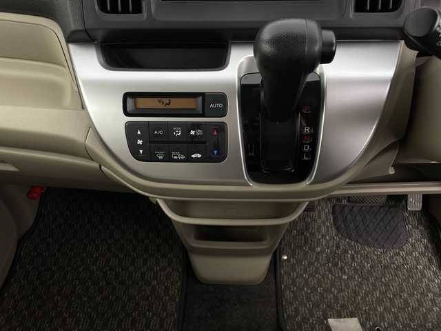 ホンダ Ｎ ＷＧＮ C 新潟県 2017(平29)年 4.2万km ルナシルバーM 4WD/純正オーディオ/　　CD/AUX/FM/AM/シートヒーター/ミラーヒーター/ウィンカーミラー/電格ミラー/ヘッドライトレベライザー/横滑り防止装置