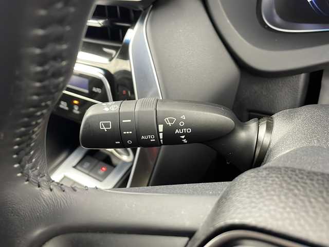 トヨタ ハリアー G 愛知県 2022(令4)年 5.7万km プレシャスブラックパール 純正１２．３インチディスプレイオーディオ　/Bluetooth　フルセグTV　Miracast　FM AM/モデリスタエアロ　/バックモニター　/ビルトインETC2.0/電動パーキングブレーキ/ドライブモードセレクト/ハーフレザーシート　/パワーシート/パワーバックドア/デジタルインナーミラー/LEDヘッドライト/オートライト/オートハイビーム/フォグライト/純正トノカバー/アダプティブクルーズコントロール/トヨタセーフティセンス/レーントレーシングアシスト/ブラインドスポットモニター/ロードサインアシスト/プリクラッシュセーフティ/リヤクロストラフィックアラート/パーキングサポートブレーキ/スマートキー/スペアキー