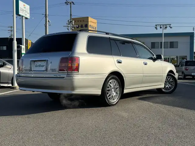 トヨタ クラウン エステート アスリート G 愛媛県 2005(平17)年 7.3万km シルバーM 登録時走行距離：73064Km/メーカーOP純正HDDナビ/ETC/パワーシート/シガーライター/MDチェンジャー/電動チルトステアリング/横滑り防止装置/盗難防止装置/ハロゲンヘッドライト/オートライト/フォグランプ/リモコンキー/純正アルミホイール/純正フロアマット