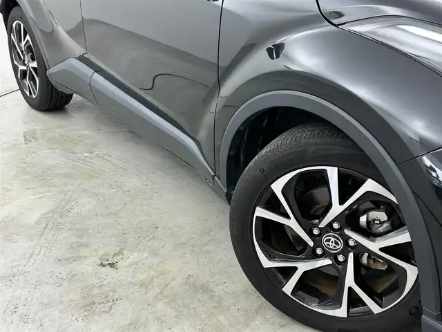 トヨタ Ｃ－ＨＲ G 福岡県 2021(令3)年 5.8万km ブラックマイカ 純正ＤＡナビ（フルセグＴＶ）　/全方位カメラ　/ビルトインＥＴＣ　/前後ドラレコ　/ＡＣＣ　/コーナーセンサー　/衝突軽減ブレーキ　/レーンキープ　/ＢＳＭ　/ＲＣＴＡ　/ハーフレザー　/シートヒーター　/純正１８インチＡＷ