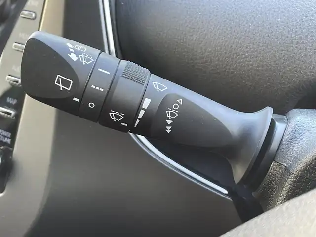 トヨタ プリウス S ツーリングセレ ブラックED 群馬県 2021(令3)年 2.6万km プレシャスブラックパール トヨタセーフティセンス/・衝突軽減ブレーキシステム/・レーンキープアシスト/・レーダークルーズコントロール/・オートハイビーム/・クリアランスソナー/純正ディスプレイオーディオ/（BT/USBラジオ/Miracast）/バックカメラ/ビルトインETC/合皮シート/前席シートヒーター/ステアリングスイッチ/LEDヘッドライト/フォグライト/電格ミラー/ドアバイザー/純正フロアマット/純正17インチアルミホイール