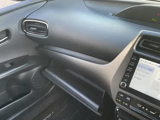 トヨタ プリウス S ツーリングセレ ブラックED 群馬県 2021(令3)年 2.6万km プレシャスブラックパール トヨタセーフティセンス/・衝突軽減ブレーキシステム/・レーンキープアシスト/・レーダークルーズコントロール/・オートハイビーム/・クリアランスソナー/純正ディスプレイオーディオ/（BT/USBラジオ/Miracast）/バックカメラ/ビルトインETC/合皮シート/前席シートヒーター/ステアリングスイッチ/LEDヘッドライト/フォグライト/電格ミラー/ドアバイザー/純正フロアマット/純正17インチアルミホイール