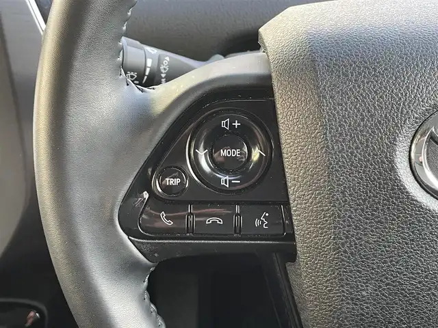 トヨタ プリウス S ツーリングセレ ブラックED 群馬県 2021(令3)年 2.6万km プレシャスブラックパール トヨタセーフティセンス/・衝突軽減ブレーキシステム/・レーンキープアシスト/・レーダークルーズコントロール/・オートハイビーム/・クリアランスソナー/純正ディスプレイオーディオ/（BT/USBラジオ/Miracast）/バックカメラ/ビルトインETC/合皮シート/前席シートヒーター/ステアリングスイッチ/LEDヘッドライト/フォグライト/電格ミラー/ドアバイザー/純正フロアマット/純正17インチアルミホイール