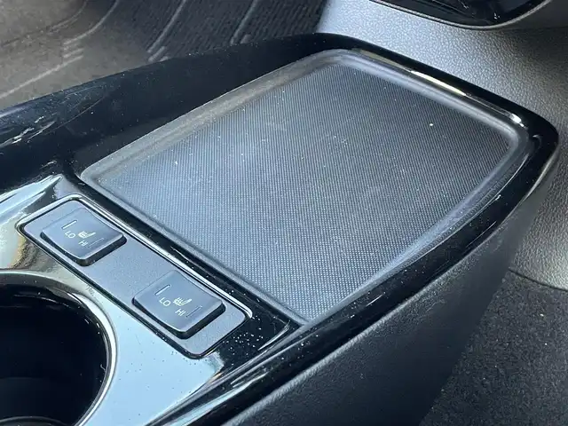 トヨタ プリウス S ツーリングセレ ブラックED 群馬県 2021(令3)年 2.6万km プレシャスブラックパール トヨタセーフティセンス/・衝突軽減ブレーキシステム/・レーンキープアシスト/・レーダークルーズコントロール/・オートハイビーム/・クリアランスソナー/純正ディスプレイオーディオ/（BT/USBラジオ/Miracast）/バックカメラ/ビルトインETC/合皮シート/前席シートヒーター/ステアリングスイッチ/LEDヘッドライト/フォグライト/電格ミラー/ドアバイザー/純正フロアマット/純正17インチアルミホイール