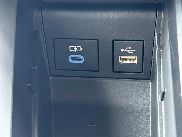 トヨタ ヴォクシー ハイブリッド S－Z 東京都 2025(令7)年 0.1万km未満 アティチュードブラックマイカ 登録済未使用車/快適利便パッケージ（High）/・ハンズフリーデュアルパワースライドドア/・パワーバックドア/・「ナノイーX」/・ステアリングヒーター/・2列目キャプテンシート・シートヒーター・オットマン/Toyota Safety Sense/・プリクラッシュセーフティ/・レーントレーシングアシスト/・先行車発進告知機能/・オートマチックハイビーム/・レーダークルーズコントロール/純正ナビ/バックカメラ/100V電源/両側パワースライドドア/ハーフレザーシート/シートヒーター/ステアリングヒーター/後席ロールサンシェード/LEDヘッドライト/17インチ純正アルミホイール
