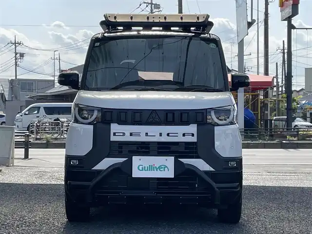 三菱 デリカミニ T プレミアム 埼玉県 2024(令6)年 0.7万km アメジストブラック/シルキーホワイト ・4WD/・ルーフレール/・ルーフラック/・バンパーガード/・RAYS15インチAW/・純正9インチディスプレイオーディオ/・Bluetooth/AM/FM/・全方位カメラ/バックカメラ/〇三菱e-Assist/・衝突被害軽減ブレーキシステム/・踏み間違い衝突防止アシスト/・車線逸脱警報システム/・車線逸脱防止支援機能/・オートマチックハイビーム/・マイパイロット/・レーダークルーズコントロール/・車線維持支援機能/・両側パワースライドドア/・ハンズフリーオートスライドドア/・アイドリングストップ/・革巻きステアリング/・パドルシフト/・ステアリングスイッチ/・ステアリングヒーター/・ハーフレザーシート/・シートヒーター(D/N)/・プッシュスタート/・スマートキー/・スペアキー/・ダウンヒルアシスト/・LEDヘッドライト/・オートライト/・フォグライト