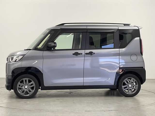 三菱 デリカミニ T プレミアム 群馬県 2024(令6)年 1万km グレー ９型ナビ　全周囲カメラ　電子ミラー　マイパイロット　パドルシフト　ハーフレザーシート　シートヒーター　ステアリングヒーター　ハンズフリーオート両側電動スライドドア　ビルトインＥＴＣ　前後ドラレコ　禁煙