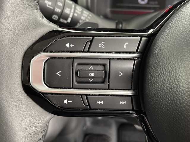 スズキ スペーシア カスタム HYBRID XS ターボ 千葉県 2024(令6)年 0.5万km ピュアホワイトP ワンオーナー/純正ナビ　/フルセグＴＶ　/全方位モニター　/Bluetooth USB AppleCarPlay AndroidAuto DVD CD　/ビルトインＥＴＣ　/前後ドライブレコーダー　/追従クルーズコントロール　/両側パワースライドドア　/ヘッドアップディスプレイ/パドルシフト/ステアリングヒーター/シートヒーター/リアサーキュレーター/コーナーセンサー/デュアルセンサーブレーキサポートII/シーケンシャルウィンカー/パドルシフト/LEDヘッドライト/スマートキー×２/純正フロアマット/保証書/取扱説明書