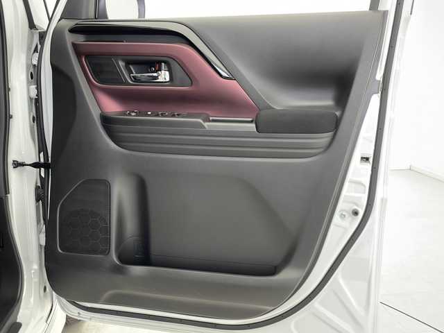 スズキ スペーシア カスタム HYBRID XS ターボ 千葉県 2024(令6)年 0.5万km ピュアホワイトP ワンオーナー/純正ナビ　/フルセグＴＶ　/全方位モニター　/Bluetooth USB AppleCarPlay AndroidAuto DVD CD　/ビルトインＥＴＣ　/前後ドライブレコーダー　/追従クルーズコントロール　/両側パワースライドドア　/ヘッドアップディスプレイ/パドルシフト/ステアリングヒーター/シートヒーター/リアサーキュレーター/コーナーセンサー/デュアルセンサーブレーキサポートII/シーケンシャルウィンカー/パドルシフト/LEDヘッドライト/スマートキー×２/純正フロアマット/保証書/取扱説明書