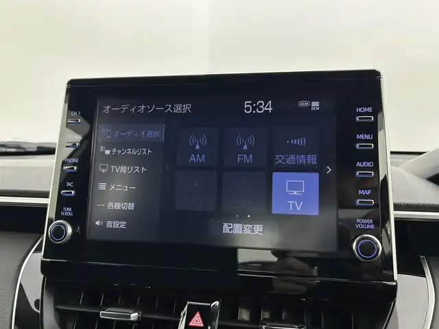 トヨタ カローラ クロス ハイブリッド Z 道央・札幌 2022(令4)年 1.4万km プラチナホワイトパールマイカ ・ワンオーナー/・４WD/・パノラマルーフ/・純正ディスプレイオーディオ/　BT/USB/Miracast/フルセグ/・パノラミックビューモニター/・ビルトインETC/・前後ドライブレコーダー/・トヨタセーフティセンス/・プリクラッシュセーフティ/・レーダークルーズコントロール/・レーンキープアシスト/・オートハイビーム/・クリアランスソナー/・BSM/・RSA/・RCTA/・パワーバックドア/・ハーフレザーシート/・前席シートヒーター/・D席パワーシート/・LEDヘッドライト/・フォグライト/・オートライト/・プッシュスタート/・スマートキー/・純正フロアマット/・ドアバイザー
