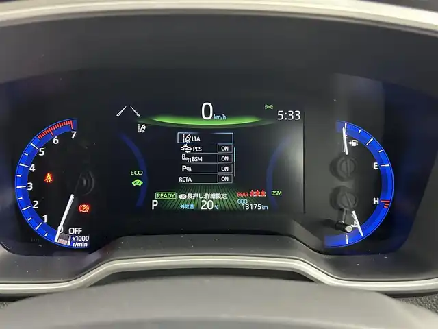 トヨタ カローラ クロス ハイブリッド Z 道央・札幌 2022(令4)年 1.4万km プラチナホワイトパールマイカ ・ワンオーナー/・４WD/・パノラマルーフ/・純正ディスプレイオーディオ/　BT/USB/Miracast/フルセグ/・パノラミックビューモニター/・ビルトインETC/・前後ドライブレコーダー/・トヨタセーフティセンス/・プリクラッシュセーフティ/・レーダークルーズコントロール/・レーンキープアシスト/・オートハイビーム/・クリアランスソナー/・BSM/・RSA/・RCTA/・パワーバックドア/・ハーフレザーシート/・前席シートヒーター/・D席パワーシート/・LEDヘッドライト/・フォグライト/・オートライト/・プッシュスタート/・スマートキー/・純正フロアマット/・ドアバイザー