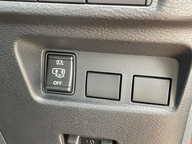 日産 ルークス HWS X プロパイロットED 佐賀県 2020(令2)年 5.1万km スパークリングレッドM プロパイロット/インテリジェントエマージェンシーブレーキ（歩行者検知機能付）/低速衝突軽減ブレーキ機能/踏み間違い衝突防止アシスト/標識検知機能/インテリジェントFCW（前方衝突予測警報）/先行車発進お知らせ機能/インテリジェントLI（車線逸脱防止支援システム）/LDW（車線逸脱警報）/アラウンドビューモニター/純正9型ナビゲーション/・フルセグTV/CD/DVD/Bluetooth/両側パワースライドドア/コーナーセンサー/ドライブレコーダー/ETC/電子パーキングブレーキ/オートホールド/USBポート/レザー調シートカバー/純正LEDヘッドライト/純正フロアマット/純正15インチアルミホイール/スマートキー/プッシュスタート/スペアキー