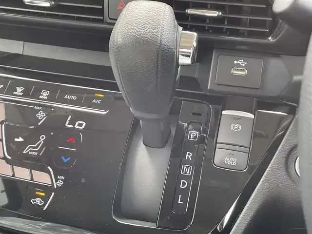 日産 ルークス HWS X プロパイロットED 佐賀県 2020(令2)年 5.1万km スパークリングレッドM プロパイロット/インテリジェントエマージェンシーブレーキ（歩行者検知機能付）/低速衝突軽減ブレーキ機能/踏み間違い衝突防止アシスト/標識検知機能/インテリジェントFCW（前方衝突予測警報）/先行車発進お知らせ機能/インテリジェントLI（車線逸脱防止支援システム）/LDW（車線逸脱警報）/アラウンドビューモニター/純正9型ナビゲーション/・フルセグTV/CD/DVD/Bluetooth/両側パワースライドドア/コーナーセンサー/ドライブレコーダー/ETC/電子パーキングブレーキ/オートホールド/USBポート/レザー調シートカバー/純正LEDヘッドライト/純正フロアマット/純正15インチアルミホイール/スマートキー/プッシュスタート/スペアキー