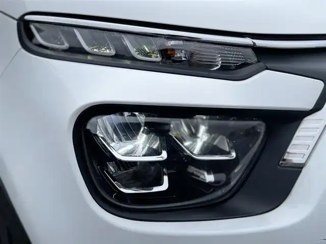 シトロエン Ｃ３ シャイン 栃木県 2021(令3)年 3.3万km 白 ワンオーナー /ディスプレイオーディオ/AppleCarPlay/AndroidAuto/バックカメラ/ETC/クリアランスソナー /アクティブブレーキアシスト /レーンキープアシスト/ブラインドスポット /クルーズコントロール/ドライブレコーダー/LEDヘッドライト/オートライト