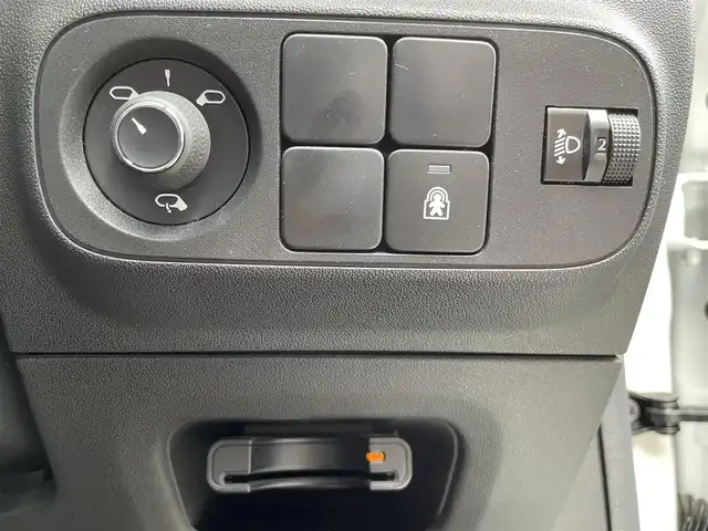 シトロエン Ｃ３ シャイン 栃木県 2021(令3)年 3.3万km 白 ワンオーナー /ディスプレイオーディオ/AppleCarPlay/AndroidAuto/バックカメラ/ETC/クリアランスソナー /アクティブブレーキアシスト /レーンキープアシスト/ブラインドスポット /クルーズコントロール/ドライブレコーダー/LEDヘッドライト/オートライト