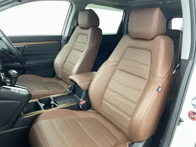 ホンダ ＣＲ－Ｖ EX・マスターピース 福島県 2019(令1)年 4.1万km プラチナホワイトパール サンルーフ/純正メモリーナビゲーション/型式：VRU-195CVi/【CD/DVD/MSV/SD/Bluetooth/フルセグTV】/・バックカメラ/・ETC2.0/・荷室シガーソケット/ホンダセンシング/・衝突軽減ブレーキ/・レーンキープアシスト/・アダプティブクルーズコントロール/電子パーキングブレーキ/・ブレーキオートホールド/パワーバックドア/レザーシート/・運転席＋助手席パワーシート/・運転席ポジションメモリー/・前席シートヒーター/ルーフレール/革巻きステアリング/・ステアリングスイッチ/・チルトステアリング/・パドルシフト/LEDヘッドライト/・オートライト/・フロントフォグライト/電光スカッフプレート/純正18インチアルミホイール/純正フロアマット/電動格納ミラー/プッシュスタート/・スマートキー/・スペアキー/取扱説明書/・ナビゲーション取扱説明書/・保証書