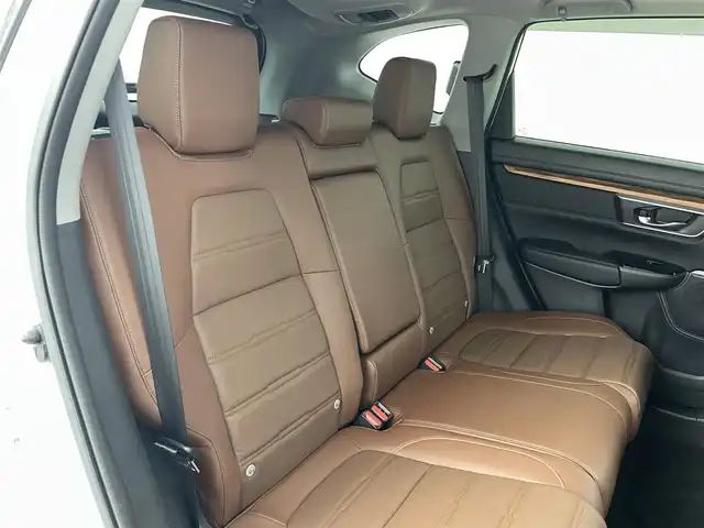 ホンダ ＣＲ－Ｖ EX・マスターピース 福島県 2019(令1)年 4.1万km プラチナホワイトパール サンルーフ/純正メモリーナビゲーション/型式：VRU-195CVi/【CD/DVD/MSV/SD/Bluetooth/フルセグTV】/・バックカメラ/・ETC2.0/・荷室シガーソケット/ホンダセンシング/・衝突軽減ブレーキ/・レーンキープアシスト/・アダプティブクルーズコントロール/電子パーキングブレーキ/・ブレーキオートホールド/パワーバックドア/レザーシート/・運転席＋助手席パワーシート/・運転席ポジションメモリー/・前席シートヒーター/ルーフレール/革巻きステアリング/・ステアリングスイッチ/・チルトステアリング/・パドルシフト/LEDヘッドライト/・オートライト/・フロントフォグライト/電光スカッフプレート/純正18インチアルミホイール/純正フロアマット/電動格納ミラー/プッシュスタート/・スマートキー/・スペアキー/取扱説明書/・ナビゲーション取扱説明書/・保証書