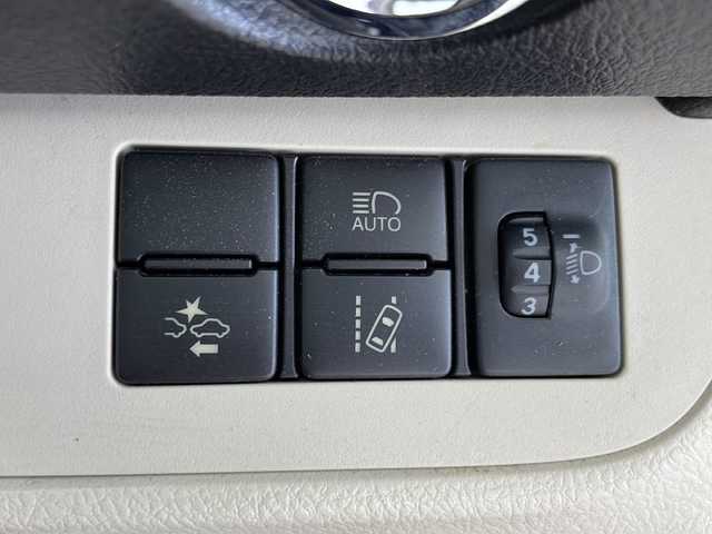 トヨタ シエンタ G 千葉県 2016(平28)年 2.5万km コバルトブルーメタリック トヨタセーフティーセンスC/・プリクラッシュセーフティ/・レーンディパーチャーアラート/・オートマチックハイビーム/両側パワースライドドア/純正SDナビ/・型式：NSZT-W66T/・フルセグTV/Bluetooth/CD/DVD/FM/AM/バックカメラ/ビルトインETC/オートエアコン/ステアリングスイッチ/ヘッドライトレベライザー/純正フロアマット/アイドリングストップ/プッシュスタート/スペアキー1本/取扱説明書/ナビ取扱説明書/禁煙車