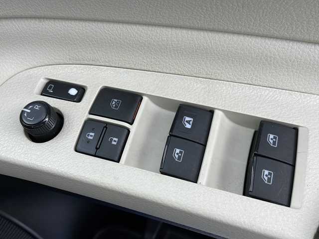 トヨタ シエンタ G 千葉県 2016(平28)年 2.5万km コバルトブルーメタリック トヨタセーフティーセンスC/・プリクラッシュセーフティ/・レーンディパーチャーアラート/・オートマチックハイビーム/両側パワースライドドア/純正SDナビ/・型式：NSZT-W66T/・フルセグTV/Bluetooth/CD/DVD/FM/AM/バックカメラ/ビルトインETC/オートエアコン/ステアリングスイッチ/ヘッドライトレベライザー/純正フロアマット/アイドリングストップ/プッシュスタート/スペアキー1本/取扱説明書/ナビ取扱説明書/禁煙車