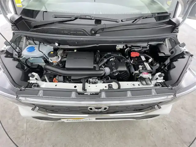 ホンダ Ｎ ＢＯＸ カスタム 千葉県 2024(令6)年 0.6万km プラチナホワイトパール 禁煙車/ホンダセンシング/・衝突軽減ブレーキ/・誤発進抑制機能/・後方誤発進抑制機能/・近距離衝突軽減ブレーキ/・急アクセル抑制機能/左側パワースライド/純正ナビ/CD/DVD/Bluetooth/バックカメラ/レーダークルーズコントロール/LEDヘッドライト/シートヒーター/純正14インチアルミホイール/オートエアコン/アイドリングストップ/USBポート/プッシュスタート/スマートキー