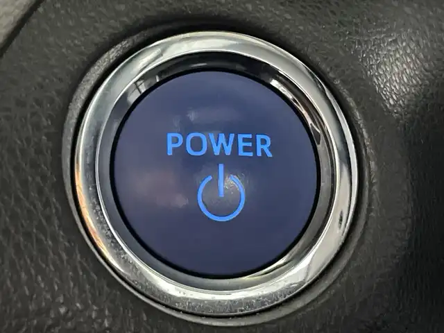トヨタ ＲＡＶ４ ハイブリッドG 福岡県 2019(令1)年 6.7万km ホワイトパールクリスタルシャイン 禁煙車/純正メモリナビ/・CD/DVD/BT/フルセグTV/・バックモニター/トヨタセーフティセンス/パワーバックドア/デジタルインナーミラー/前方ドライブレコーダー/レザーシート/・シートヒーター(D/N)/革巻きステアリング/・ステアリングリモコン/・ステアリングヒーター/AC100V/ETC/LEDヘッドライト/・オートライト/・フォグランプ