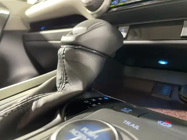 トヨタ ＲＡＶ４ ハイブリッドG 福岡県 2019(令1)年 6.7万km ホワイトパールクリスタルシャイン 禁煙車/純正メモリナビ/・CD/DVD/BT/フルセグTV/・バックモニター/トヨタセーフティセンス/パワーバックドア/デジタルインナーミラー/前方ドライブレコーダー/レザーシート/・シートヒーター(D/N)/革巻きステアリング/・ステアリングリモコン/・ステアリングヒーター/AC100V/ETC/LEDヘッドライト/・オートライト/・フォグランプ